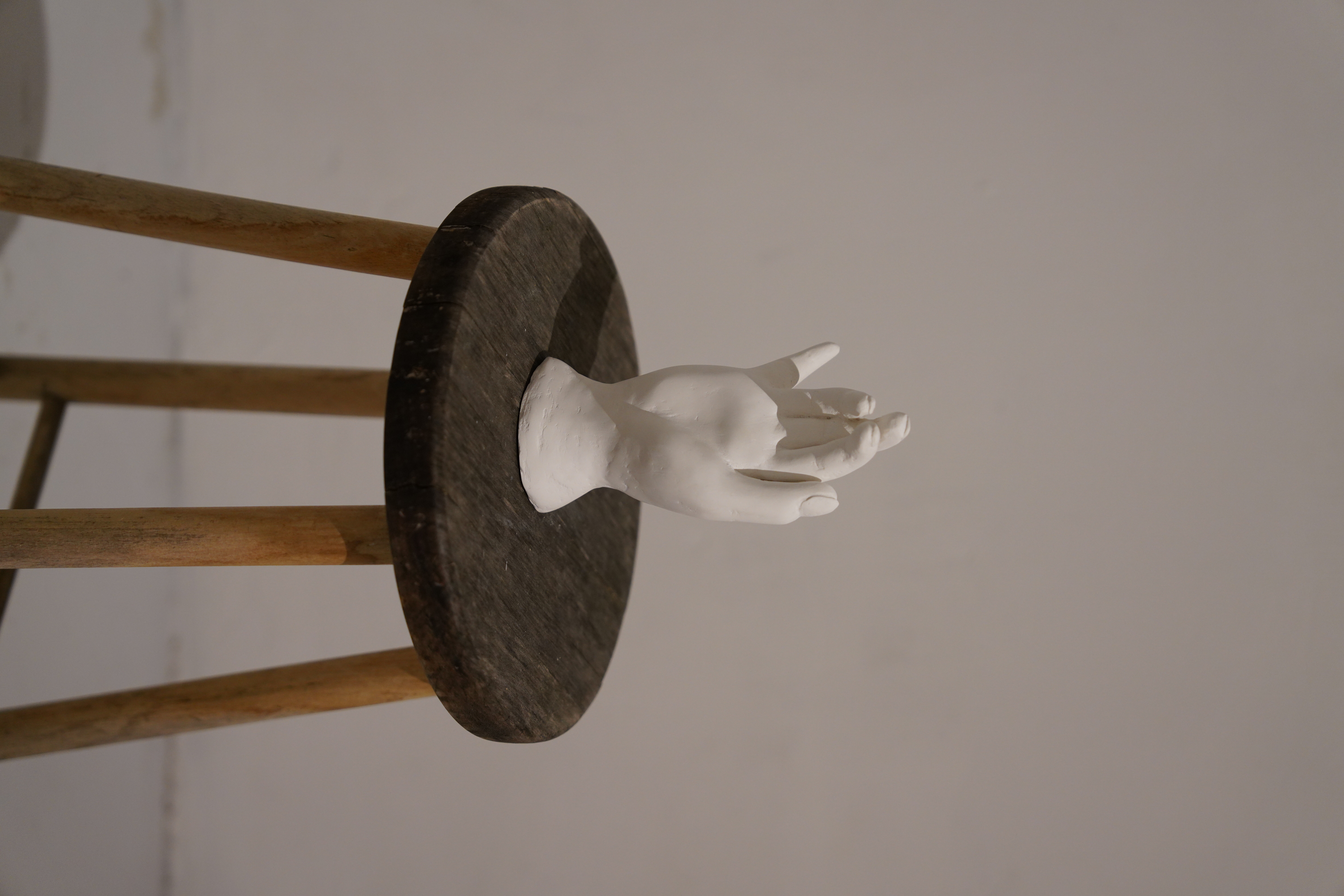 Plaster cast of a hand, Ewelinka Dochan